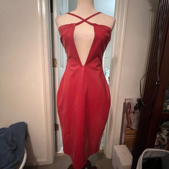 KHY POSTER GIRL SOLD OUT LATEX DRESS NWT MEDIUM - Picture 7 of 12